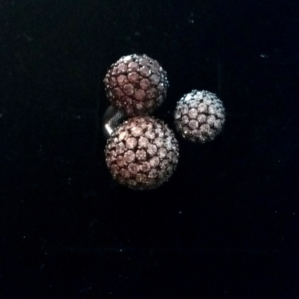This beautiful unique ring is a show stopper and it is vintage